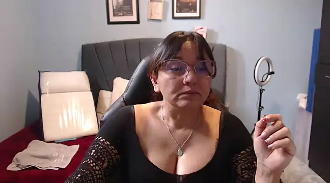 Snapshot of AngelRouss chatting on February 25, 2025, 2:00 pm AngelRouss online show from February 25, 2025, 2:00 pm