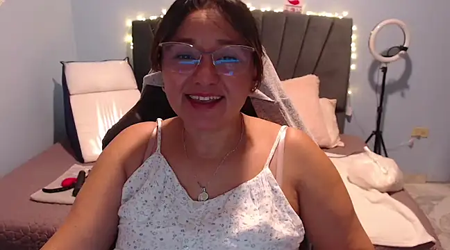 Snapshot of AngelRouss chatting on February 28, 2025, 11:58 am AngelRouss online show from February 28, 2025, 11:58 am