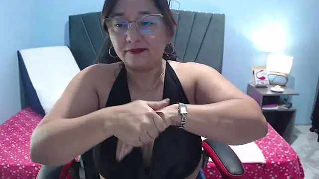 Snapshot of AngelRouss chatting on March 13, 2025, 11:19 am AngelRouss online show from March 13, 2025, 11:19 am