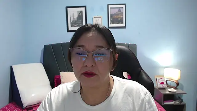 Snapshot of AngelRouss chatting on March 14, 2025, 10:50 am AngelRouss online show from March 14, 2025, 10:50 am