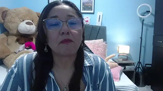 Snapshot of AngelRouss chatting on October 28, 2025, 2:26 am AngelRouss online show from October 28, 2025, 2:26 am