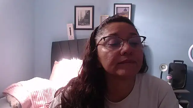 AngelRouss online show from April 8, 2026, 7:25 pm