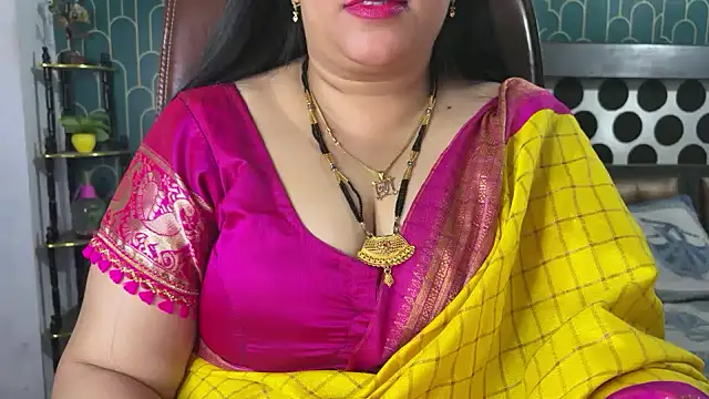 FlatVincy4 online show from February 12, 2026, 4:57 pm