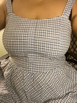 hot menka online show from September 21, 2025, 6:04 am