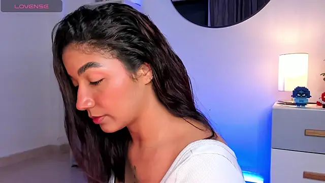 martina roldam online show from February 10, 2025, 10:09 pm