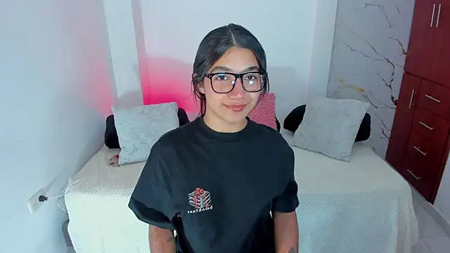 Snapshot of martina_roldam chatting on May 4, 2026, 4:41 am martina roldam online show from May 4, 2026, 4:41 am