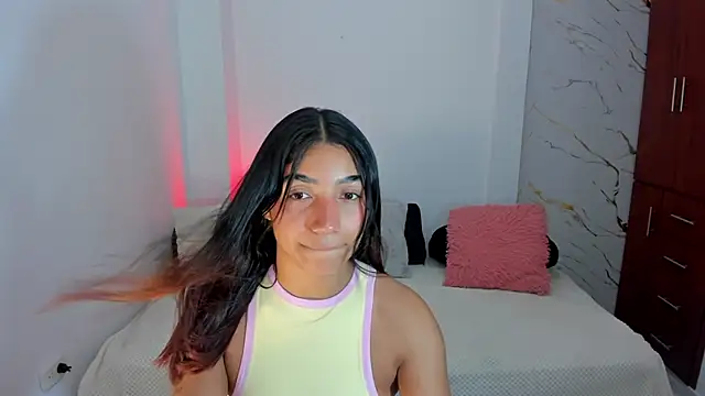 Snapshot of martina_roldam chatting on May 13, 2026, 2:31 am martina roldam online show from May 13, 2026, 2:31 am