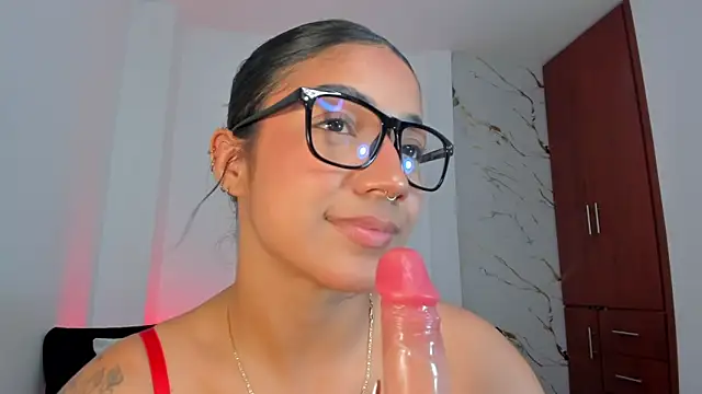 Snapshot of martina_roldam chatting on May 19, 2026, 1:56 am martina roldam online show from May 19, 2026, 1:56 am