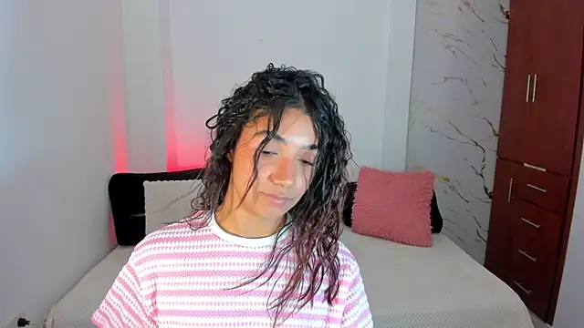 Snapshot of martina_roldam chatting on May 21, 2026, 3:02 am martina roldam online show from May 21, 2026, 3:02 am