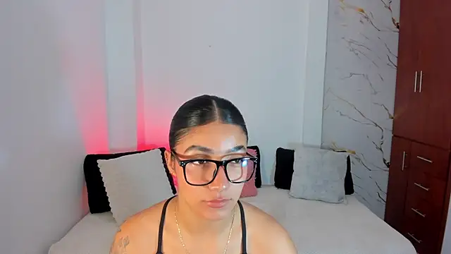 Snapshot of martina_roldam chatting on May 22, 2026, 4:08 am martina roldam online show from May 22, 2026, 4:08 am