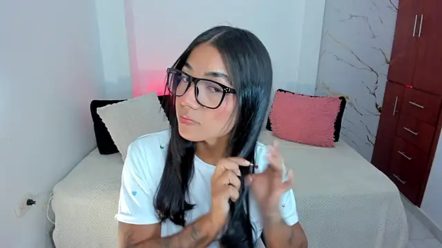 Snapshot of martina_roldam chatting on June 4, 2026, 4:29 am martina roldam online show from June 4, 2026, 4:29 am