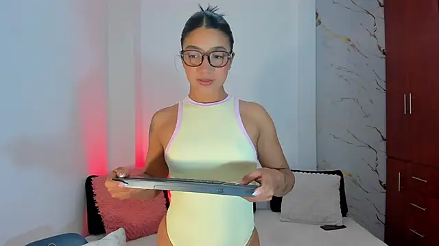 Snapshot of martina_roldam chatting on June 13, 2026, 4:21 am martina roldam online show from June 13, 2026, 4:21 am