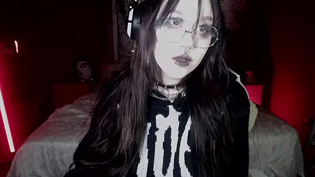 chloe crystall killer online show from October 9, 2025, 12:03 pm