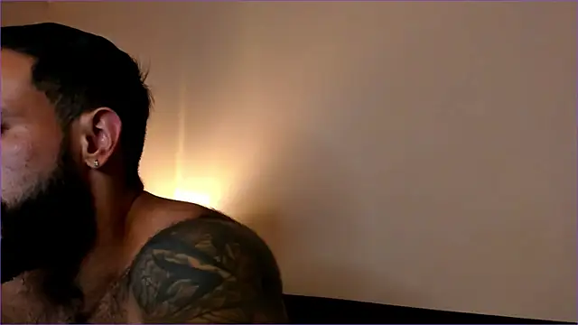 BradLeon  online show from October 6, 2025, 6:49 pm