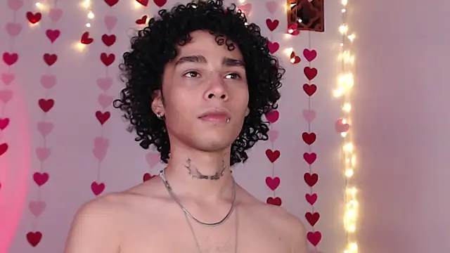 Snapshot of seven7xis chatting on February 9, 2025, 9:26 am seven7xis online show from February 9, 2025, 9:26 am