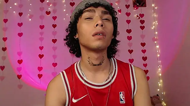 Snapshot of seven7xis chatting on February 10, 2025, 4:52 am seven7xis online show from February 10, 2025, 4:52 am