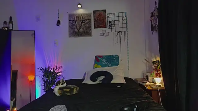 seven7xis online show from April 18, 2026, 12:47 am