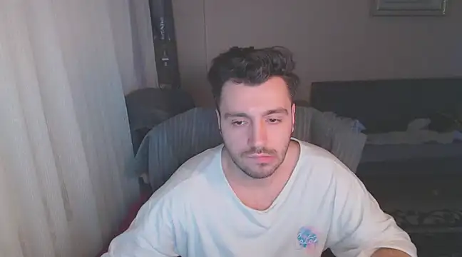 handsomeee04 online show from March 10, 2025, 2:17 am