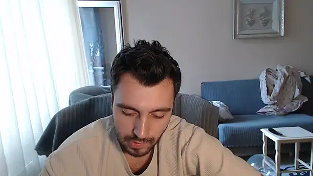 handsomeee04 online show from October 6, 2025, 2:58 pm