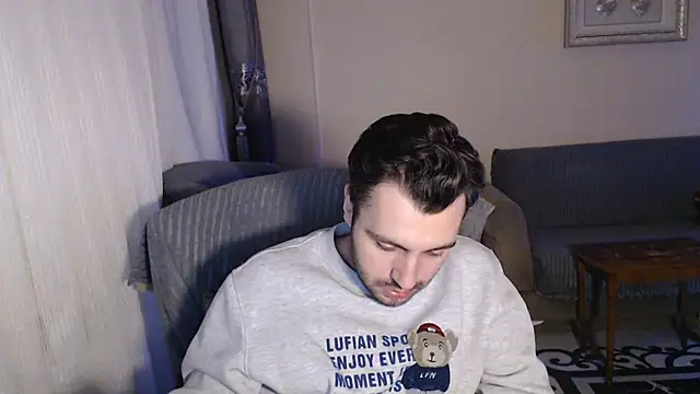 handsomeee04 online show from October 13, 2025, 2:33 am