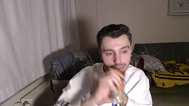 handsomeee04 online show from February 14, 2026, 1:46 am