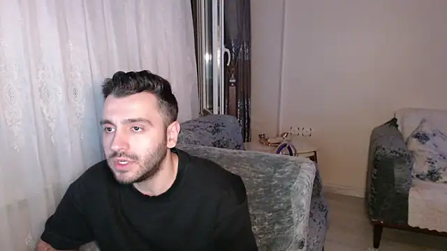 Snapshot of handsomeee04 chatting on June 19, 2026, 10:35 pm handsomeee04 online show from June 19, 2026, 10:35 pm