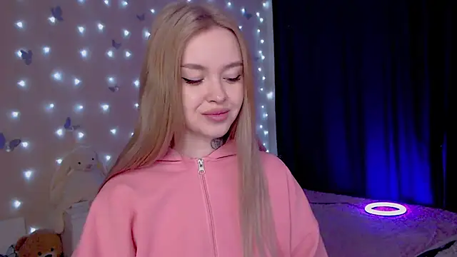 Snapshot of Naughty_Mable chatting on March 3, 2026, 1:56 am Naughty Mable online show from March 3, 2026, 1:56 am