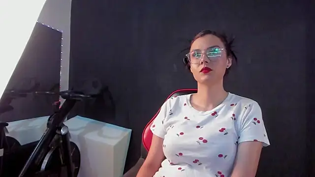 Abril jones10 online show from December 30, 2024, 1:58 am