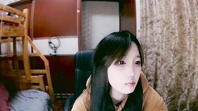 lulu-2002 online show from January 6, 2025, 12:46 pm