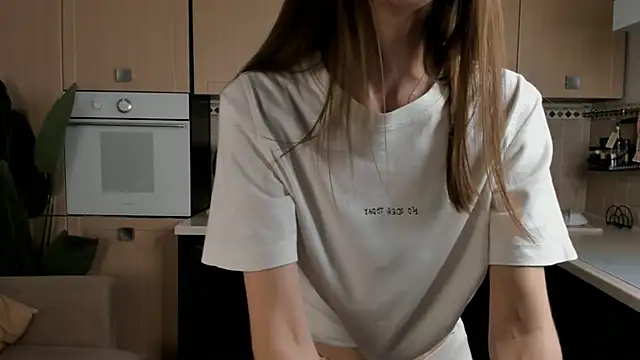 Snapshot of LinnGaillard chatting on December 27, 2024, 1:39 pm LinnGaillard online show from December 27, 2024, 1:39 pm