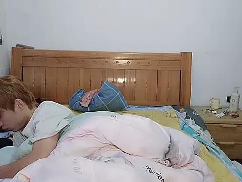 DOUMI98 online show from December 15, 2025, 1:21 am