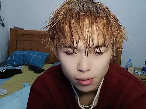 DOUMI98 online show from December 15, 2025, 11:42 pm