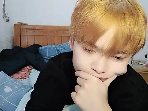 DOUMI98 online show from December 17, 2025, 2:17 am