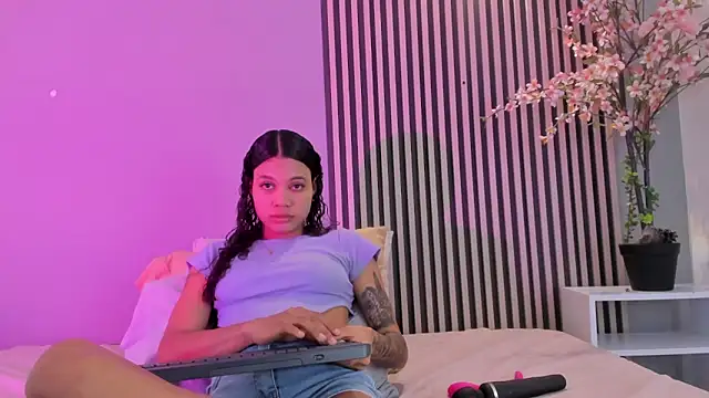 GysellHanson online show from February 18, 2026, 11:39 am