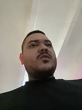 Snapshot of El_Titan1998 chatting on February 7, 2025, 3:41 pm El Titan1998 online show from February 7, 2025, 3:41 pm