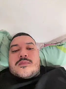 Snapshot of El_Titan1998 chatting on March 3, 2025, 4:24 pm El Titan1998 online show from March 3, 2025, 4:24 pm