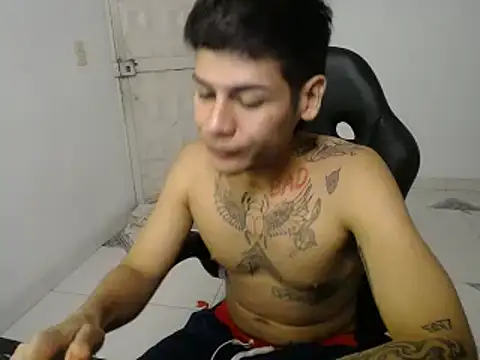 Snapshot of Clyde019 chatting on January 16, 2025, 2:09 am Clyde019 online show from January 16, 2025, 2:09 am