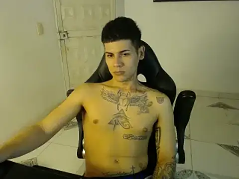 Snapshot of Clyde019 chatting on February 19, 2025, 11:14 pm Clyde019 online show from February 19, 2025, 11:14 pm