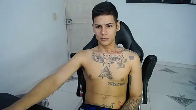 Snapshot of Clyde019 chatting on February 21, 2025, 2:59 pm Clyde019 online show from February 21, 2025, 2:59 pm