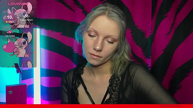 Snapshot of Vasya_Sylvia chatting on June 17, 2026, 6:42 pm Vasya Sylvia online show from June 17, 2026, 6:42 pm