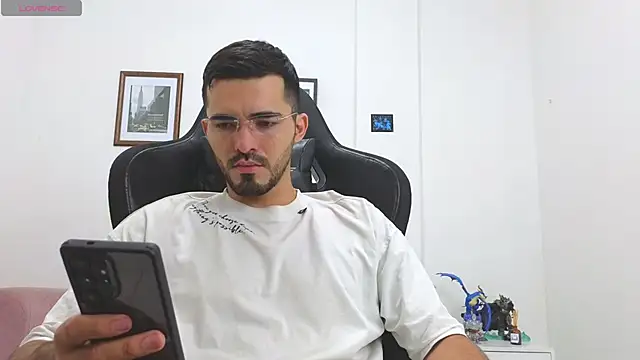 Massimoo 07 online show from October 25, 2025, 4:02 pm