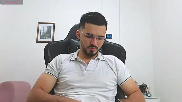 Massimoo 07 online show from November 6, 2025, 8:10 pm