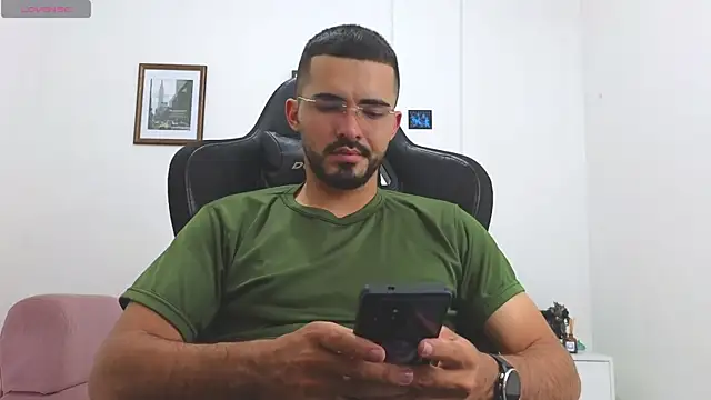 Massimoo 07 online show from November 19, 2025, 7:25 pm