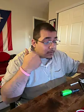 Snapshot of cloudy_couple444 chatting on February 2, 2025, 10:39 pm cloudy couple444 online show from February 2, 2025, 10:39 pm