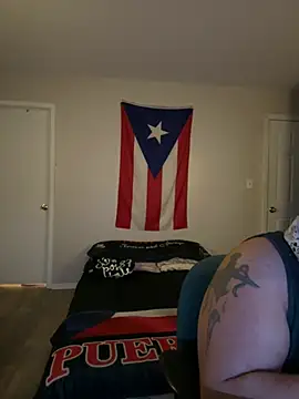 Snapshot of cloudy_couple444 chatting on February 5, 2025, 8:43 am cloudy couple444 online show from February 5, 2025, 8:43 am