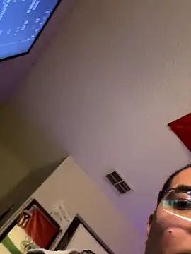 Snapshot of cloudy_couple444 chatting on September 22, 2025, 4:03 am cloudy couple444 online show from September 22, 2025, 4:03 am