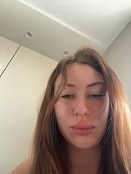 AndreaMood online show from June 5, 2026, 3:02 am