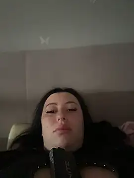 AndreaMood online show from July 7, 2026, 6:47 am