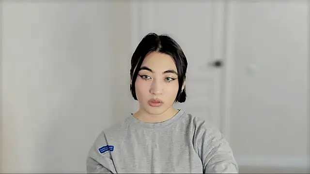 hannah baker online show from February 24, 2025, 1:53 pm