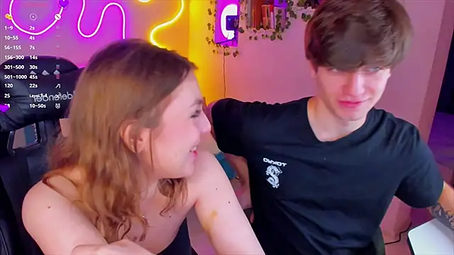 RobertAndLinela online show from January 9, 2025, 8:11 pm